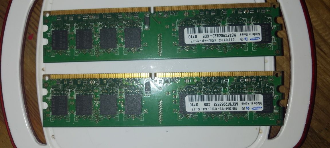 Pamięć RAM 2x 4,2,1 i DDR3 4,512