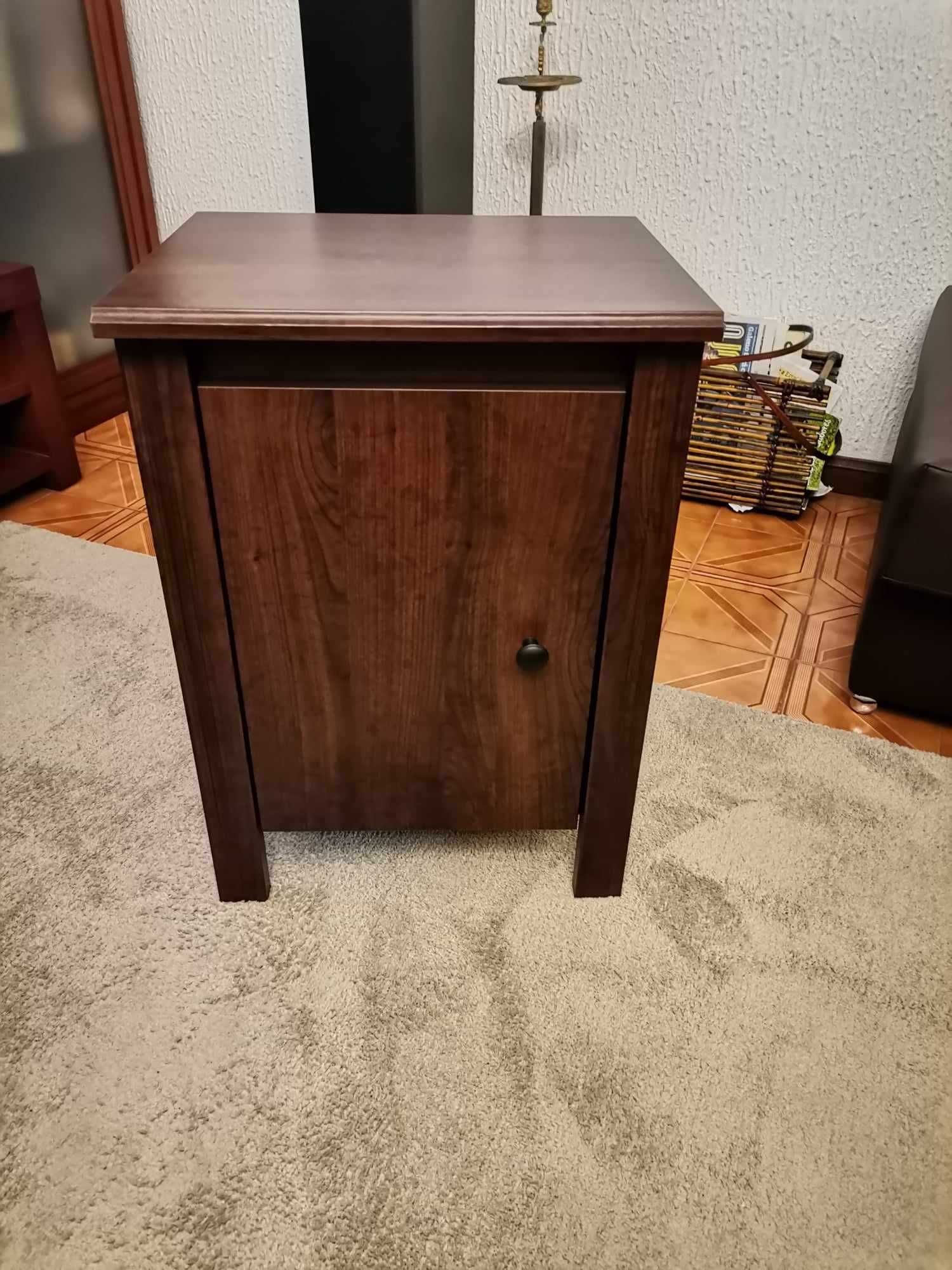 Mesinha de cabeceira IKEA
