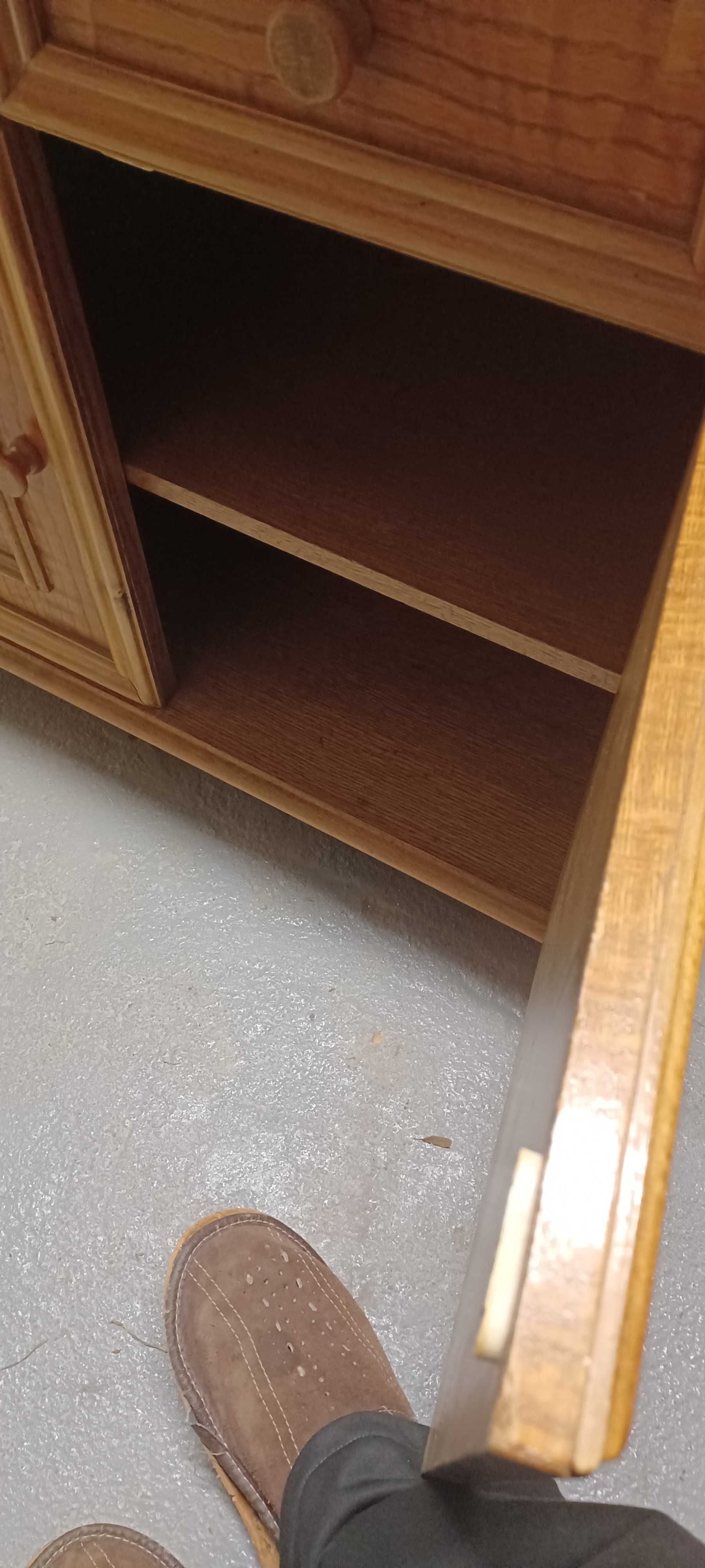 Sprzedam stylową drewnianą komodę