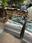 Mercedes w211 czesci drzwi w kolor C723 amortyzatory miechy