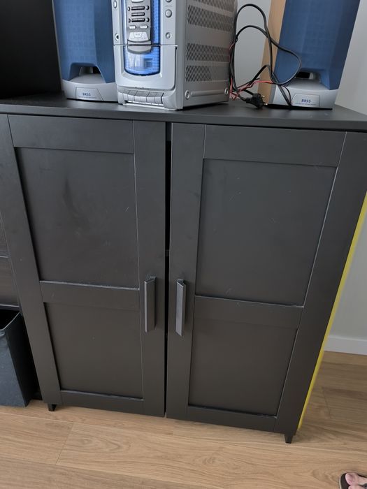 Móvel com 3 prateleiras