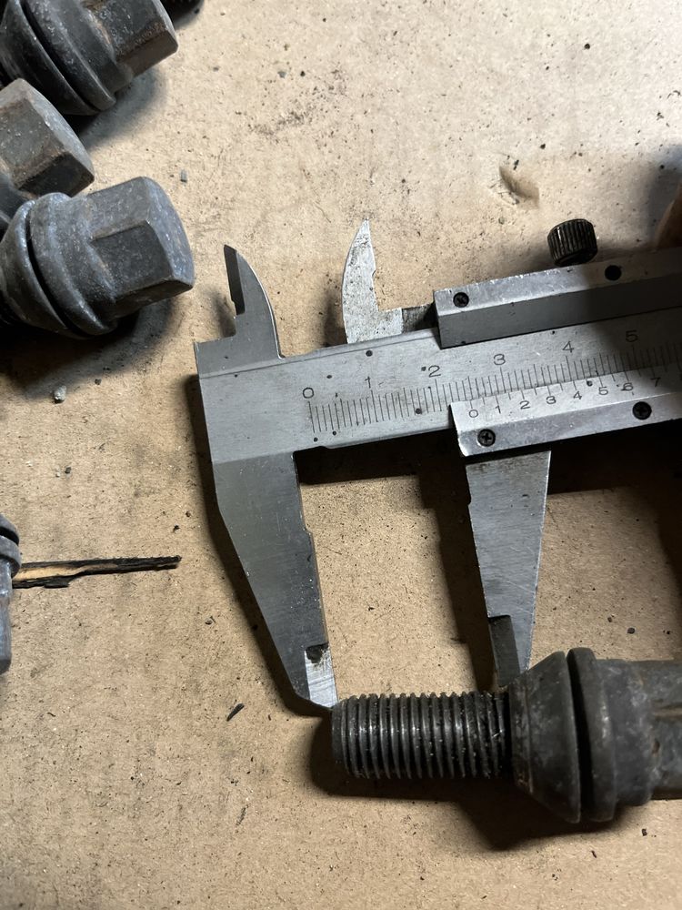 Sruby do kół RENAULT SCENIC 3 III felgi aluminiowe STALOWE