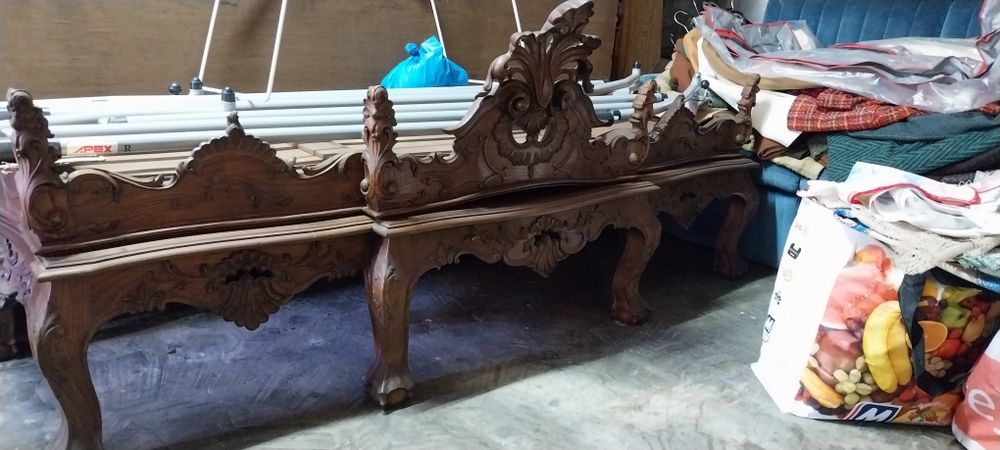 Antiga mobília de quarto de casal em madeira estilo Luís XVl