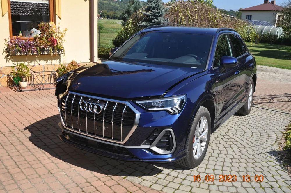 Audi Q3 Plug-in hybrid s line wirtual radar jeździ