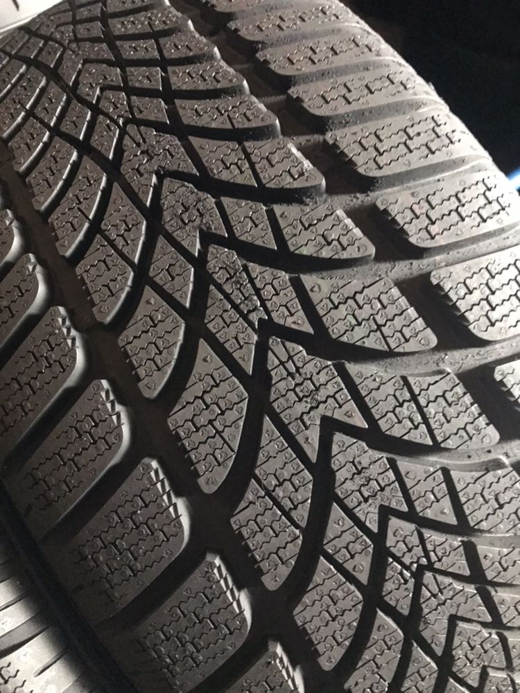 235/45/17 R17 Dunlop SP WinterSport 4D 4шт новые