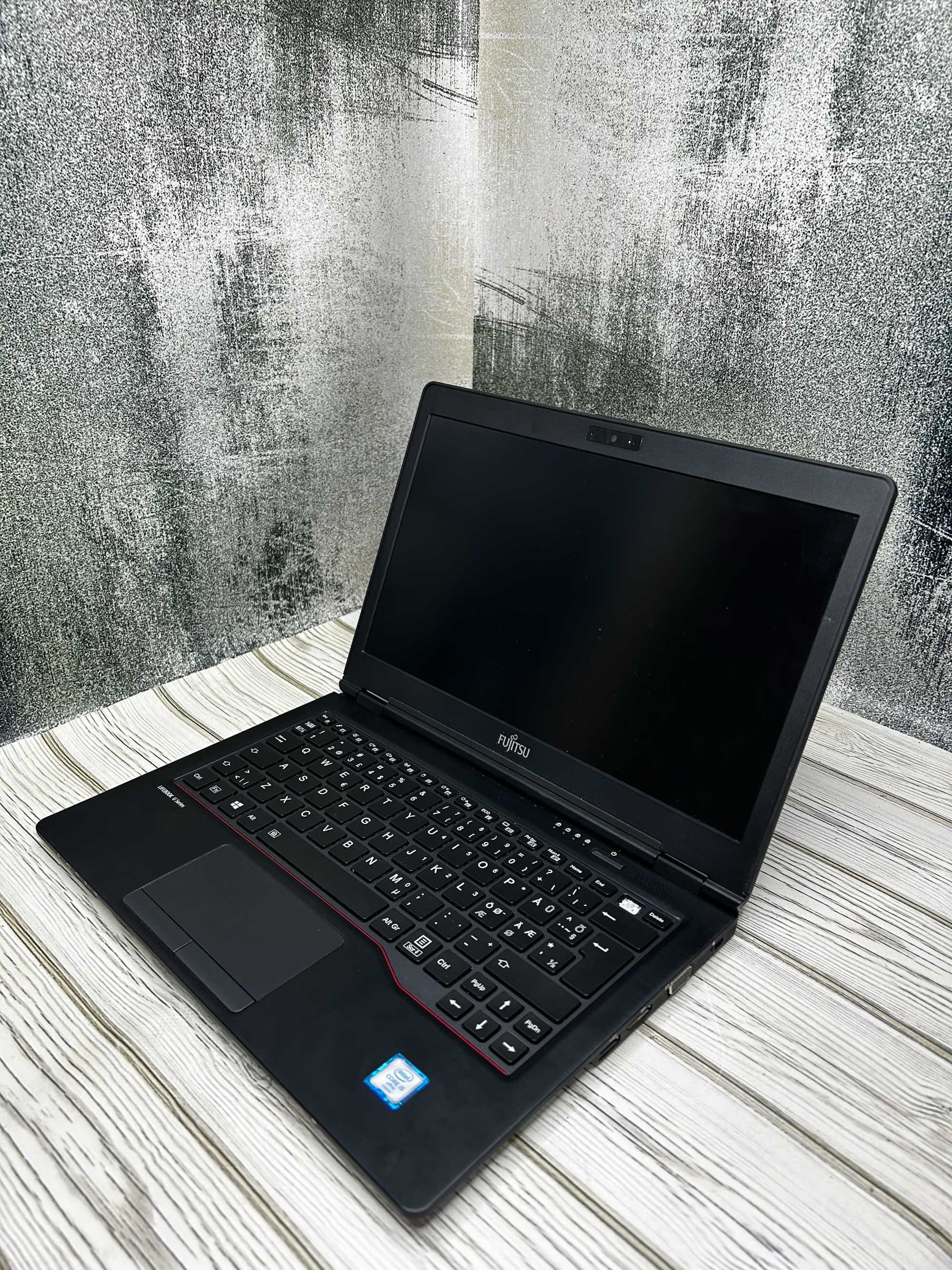 Ноутбук Fujitsu LifeBook U727 Full HD\I5-6300U\8GB\SSD 256 GB\2019 рік