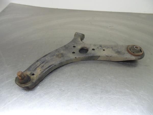 Braço de suspensão frente esquerdo KIA Rio III (UB)