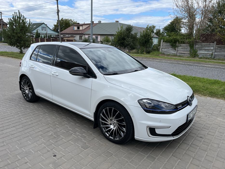 Volkswagen e-golf 2014 рік