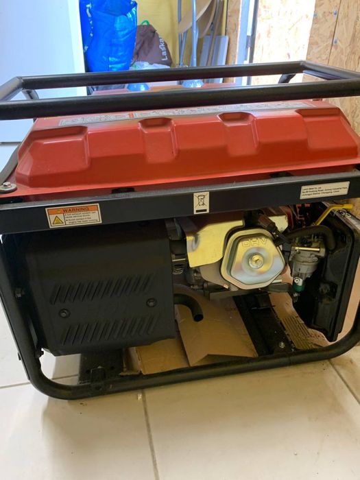 Экономний Бензиновый генератор Loncin 6500 5.5 Квт