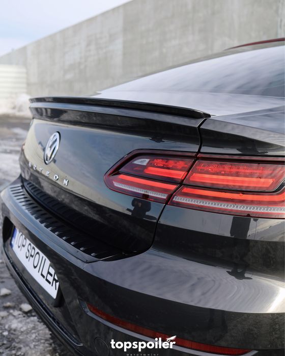 Спойлер багажника накладка лип сабля Volkswagen Arteon 2017+ (чорний)