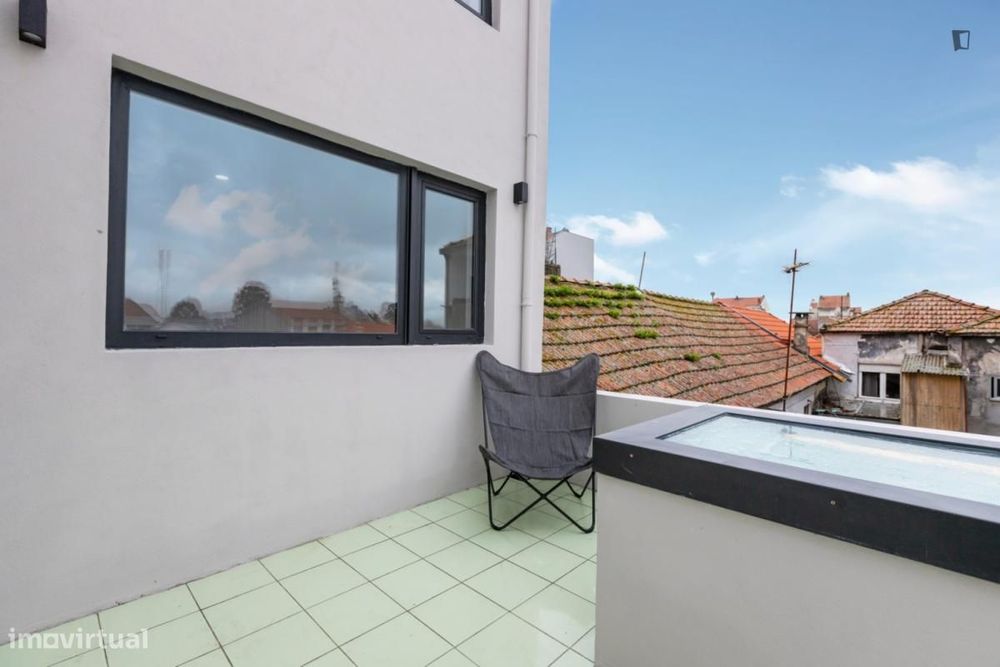 Quarto - localizado em Paranhos Porto