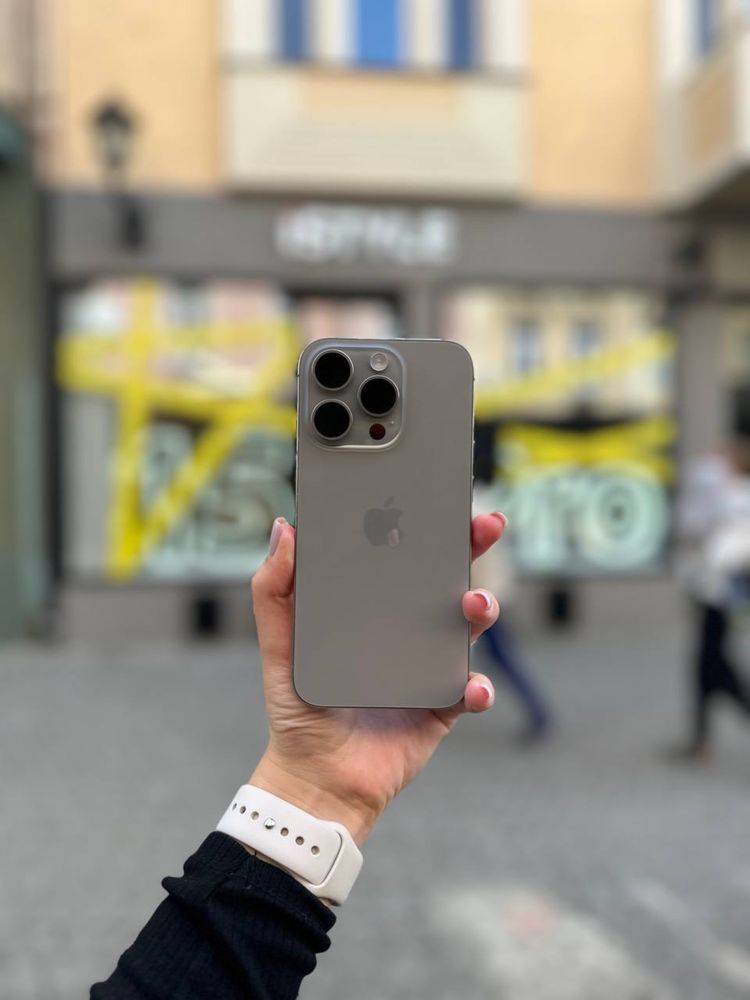 Б/у Apple iPhone 15 Pro Max Natural/Black/Blue256 gb