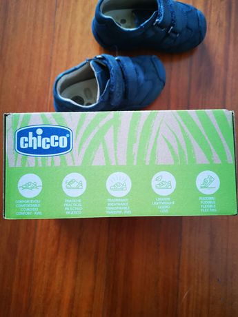 Botas de criança marca CHicco em bom estado com portes incluídos