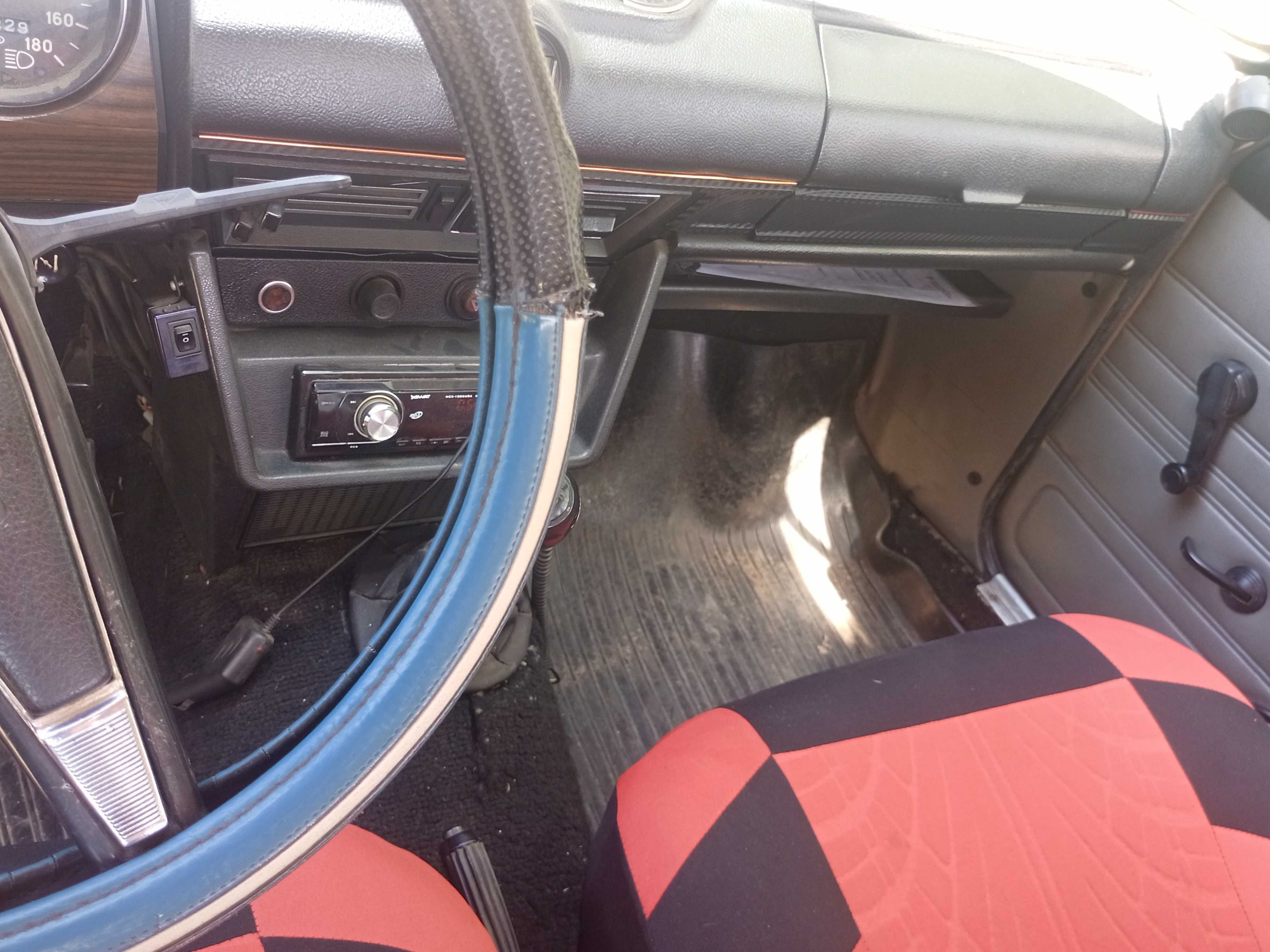 Автомобіль ВАЗ 2106
