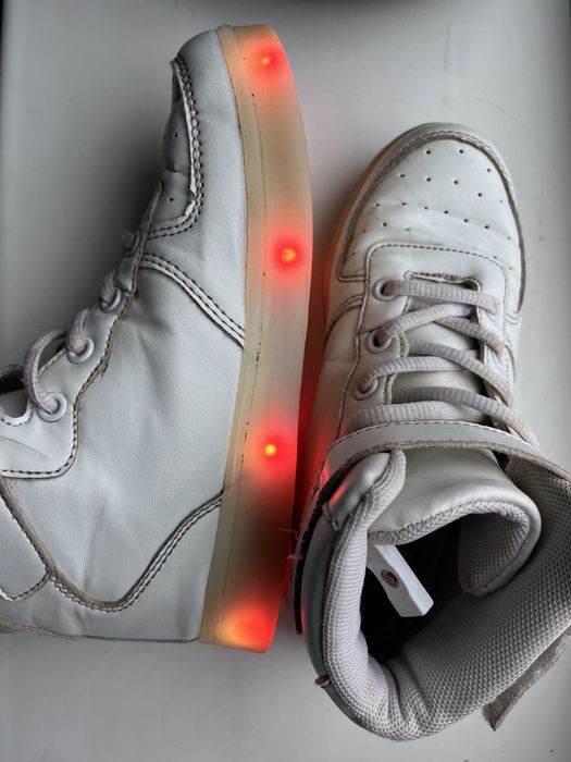 Хайтопи з підсвіткою кросівки черевики