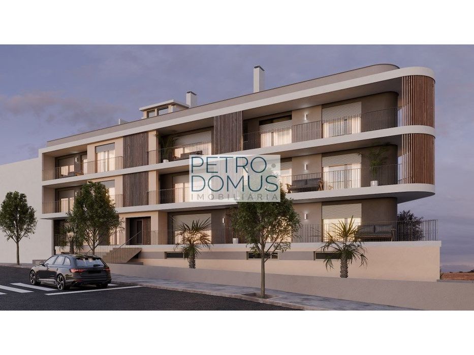 T2 Novo Com Terraço,Em Santa Clara, Parceiros, Leiria