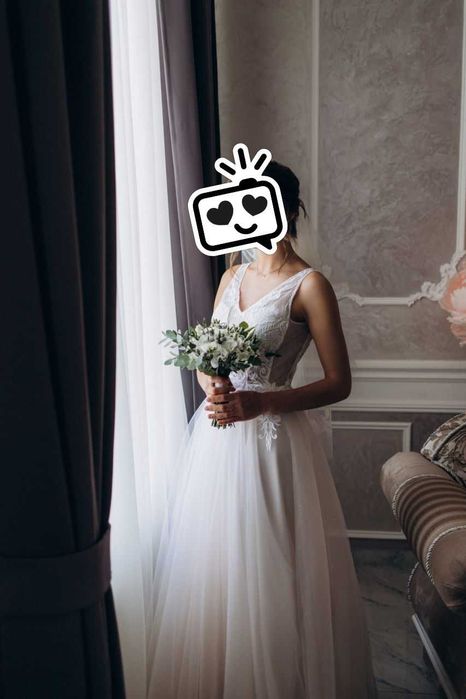 Весільна сукня (ручної роботи)