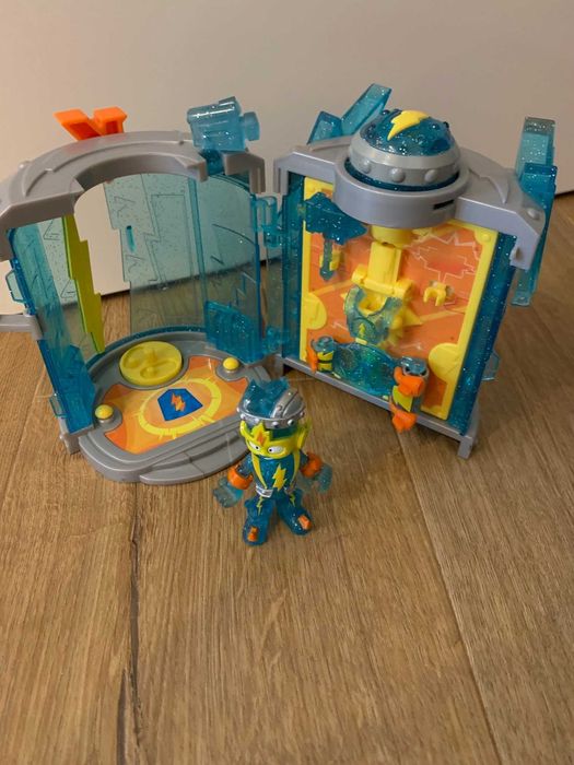 Zings Super Things Sekretna Baza Kazoom Power Tajna + figurka i akceso