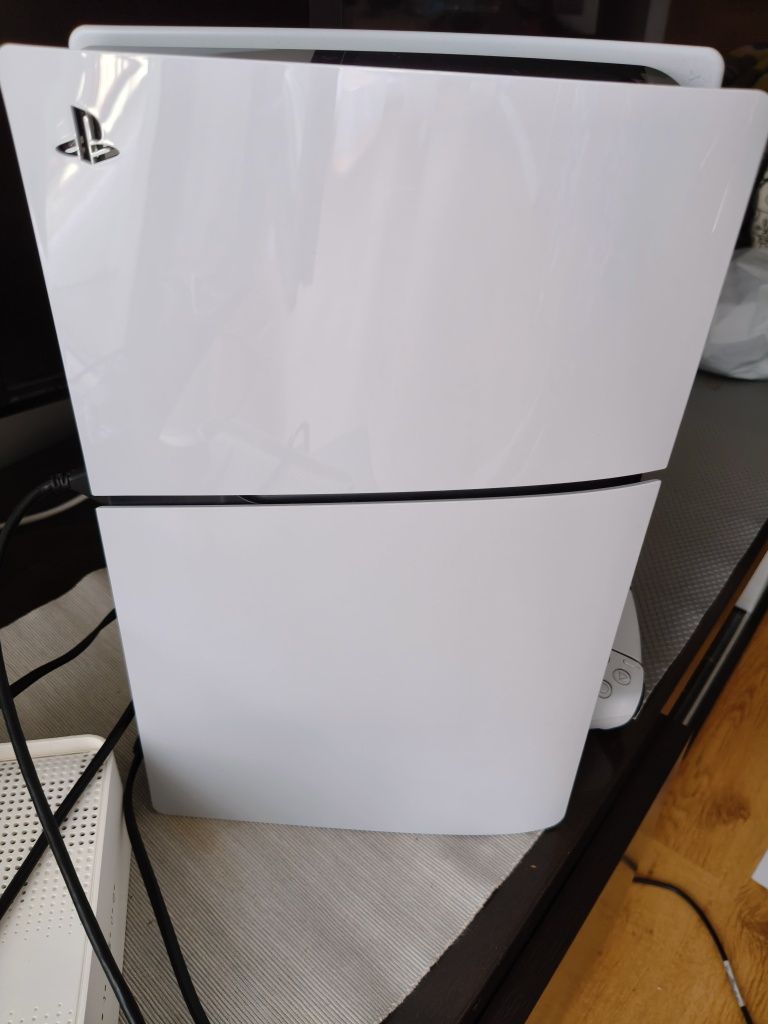 Play station 5 PS slim 1tb