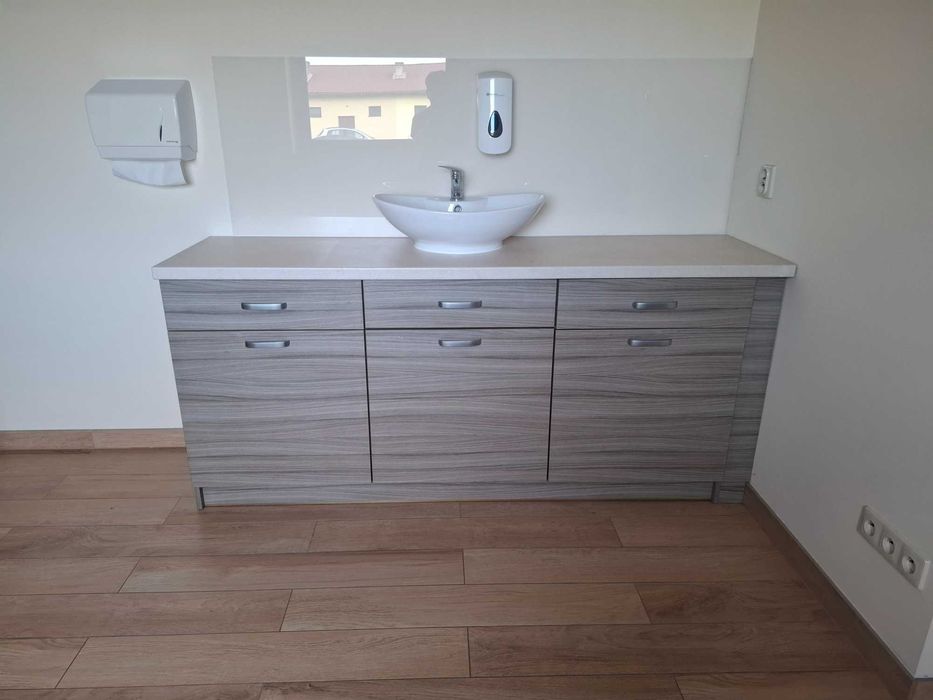 Sprzedam komodę z  umywalką