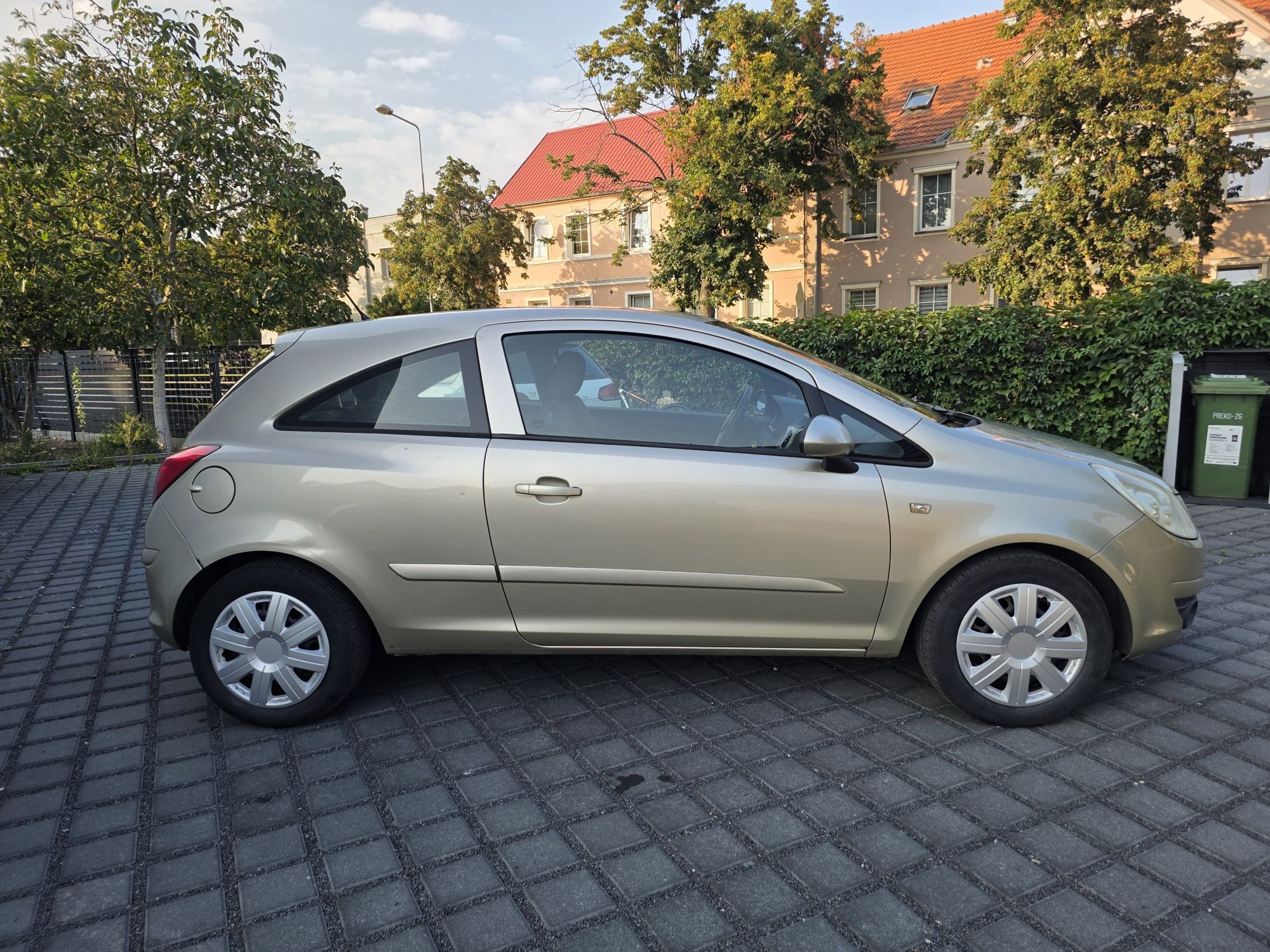 Opel Corsa D 2008r 1.0 60KM opłaty na rok
