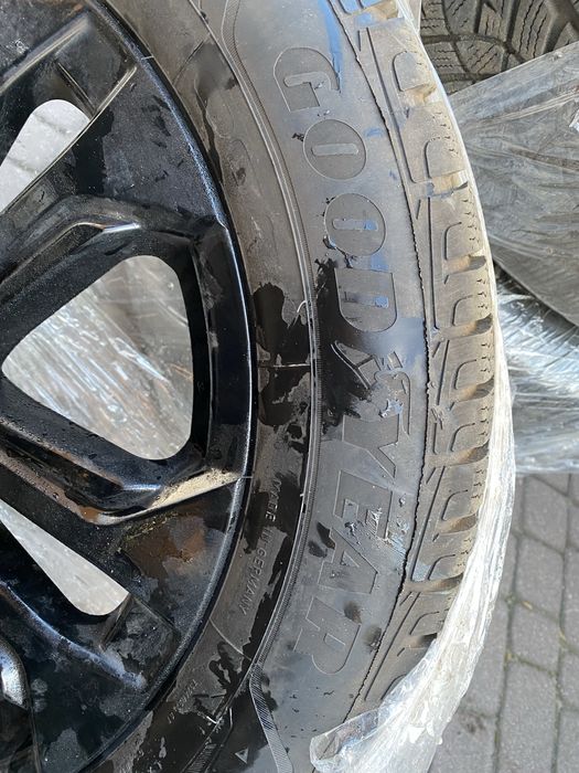 Toyota rav4 koła GoodYear 225/60/18 zimówki idealne