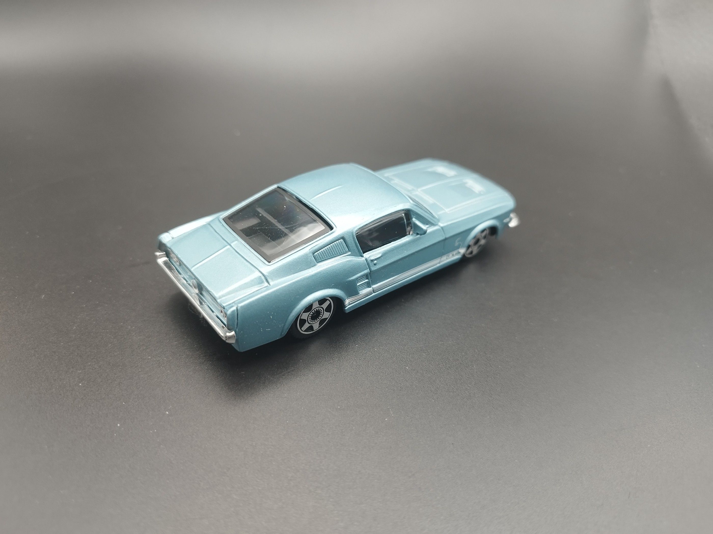 1:43 Bburago Ford Mustang G.T. Model