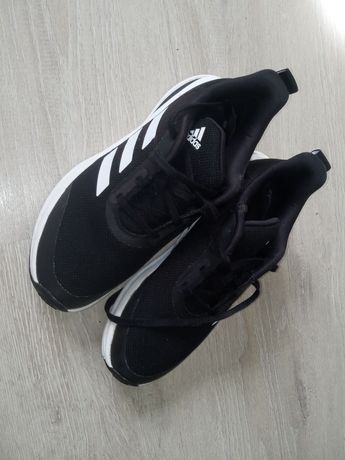 Buty chłopięce Adidas 38