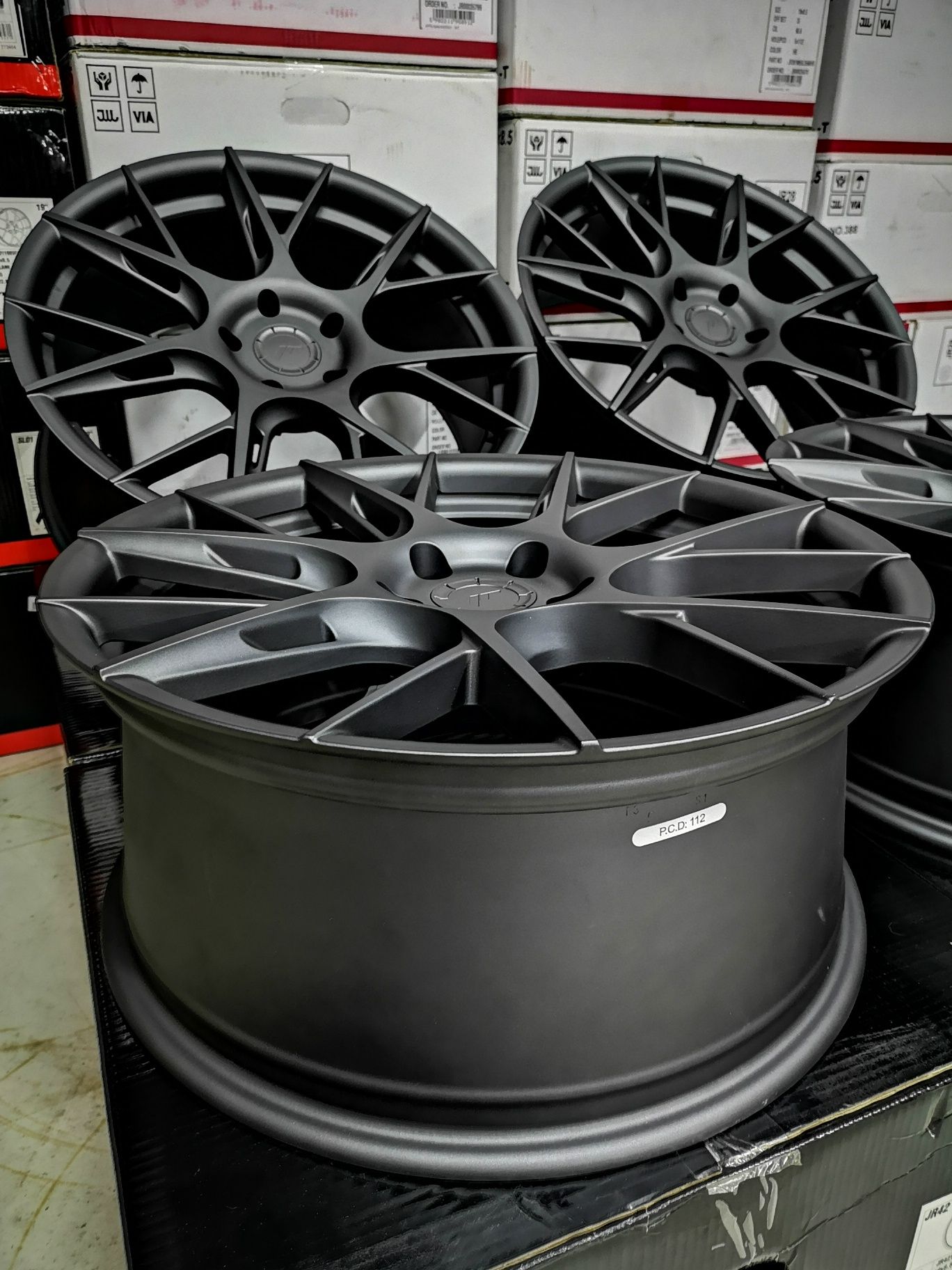 Lekkie Japan Racing JR42 19x8,5 ET45 5x112 Leon FR Cupra Audi A3 Golf