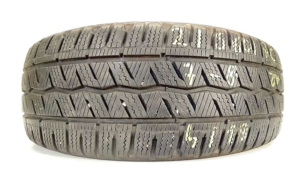 4x 215/60 R17C Hankook LV  opony zimowe 8 mm / kurier montaż