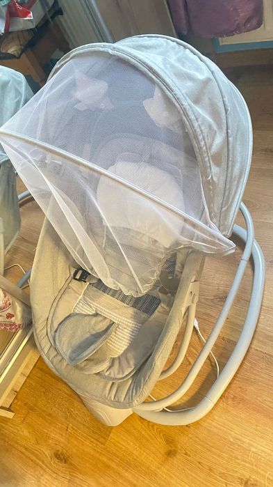 Заколисуючий центр-шезлонг  mastela