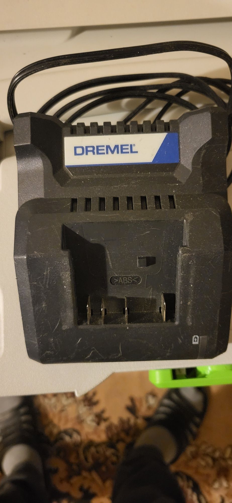 Зарядное устройство Dremel Bosch