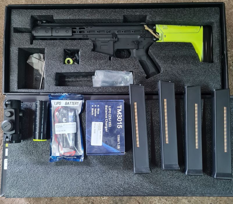 Replica arma airsoft com menos de 1 ano