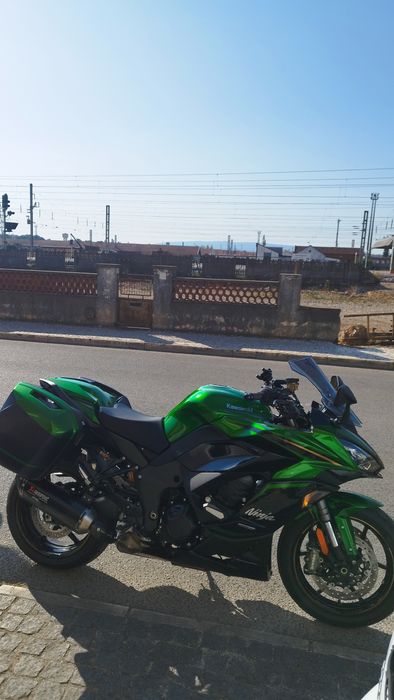 Kawasaki ninja 1100sx SE performance tourer