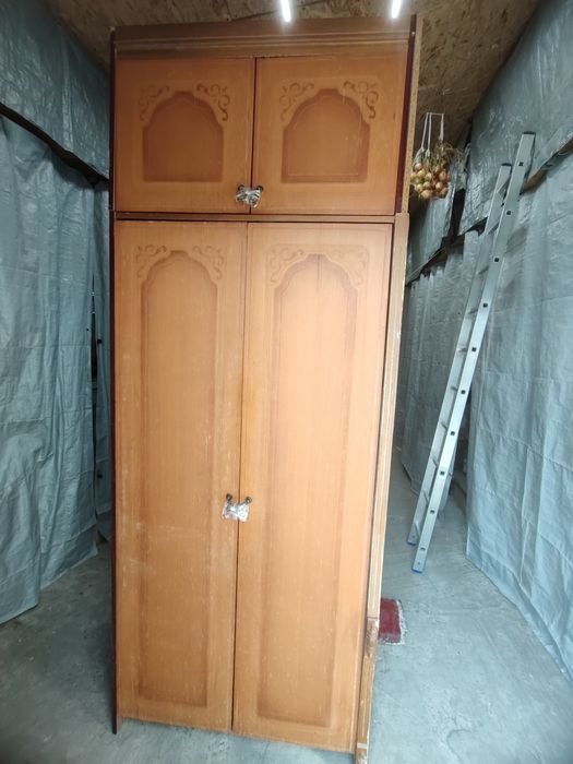 Стінка у вітальню. Можливо окремо продаж шаф.