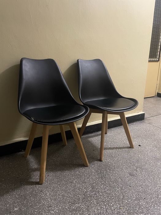 Krzesła stan jak na zdjeciach