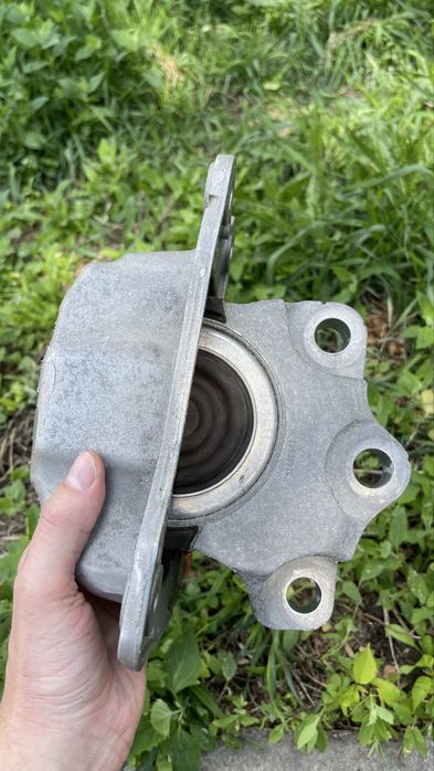 Подушка двигнуа volvo xc 60 31480549