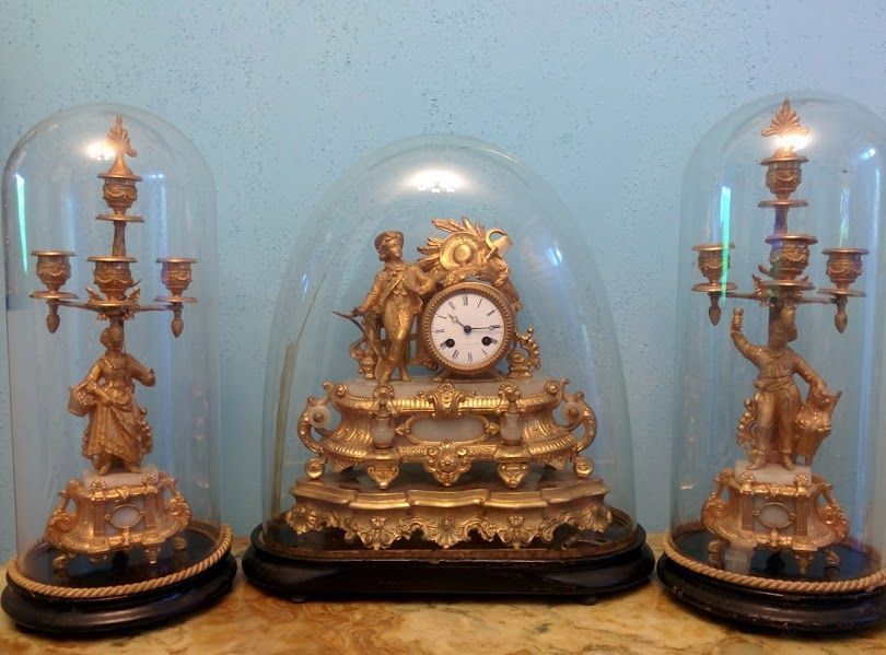Каминные часы + два канделябра 19 век.