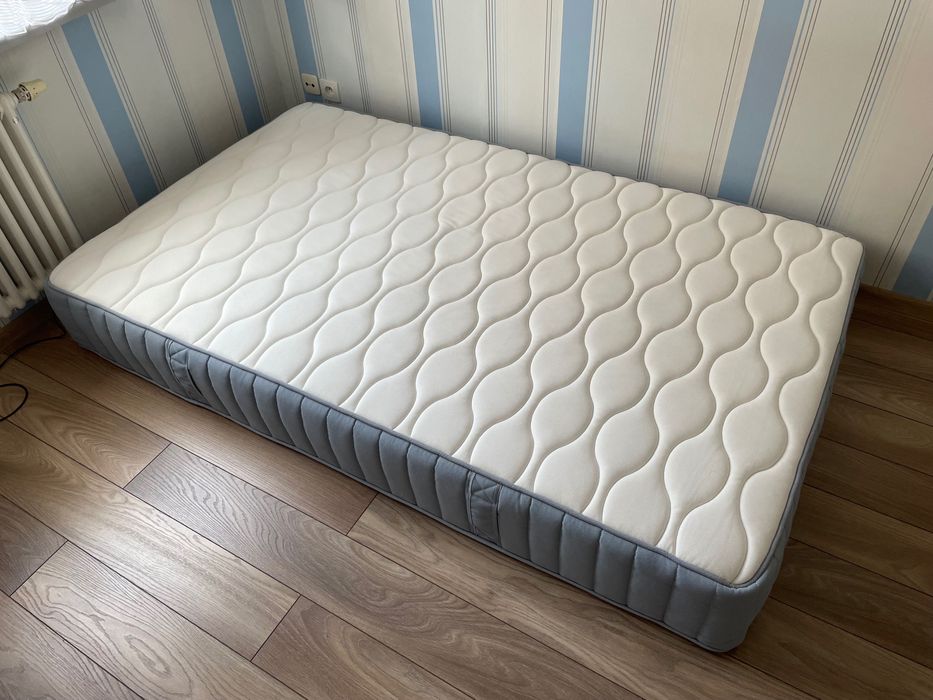 Materac IKEA Vagstranda 120 cm, średnio twardy, jasnoniebieski