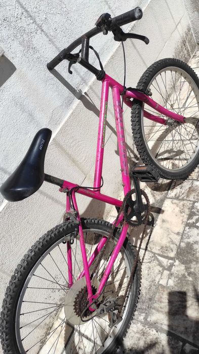 Bicicleta de Menina - Esmaltina - Usada