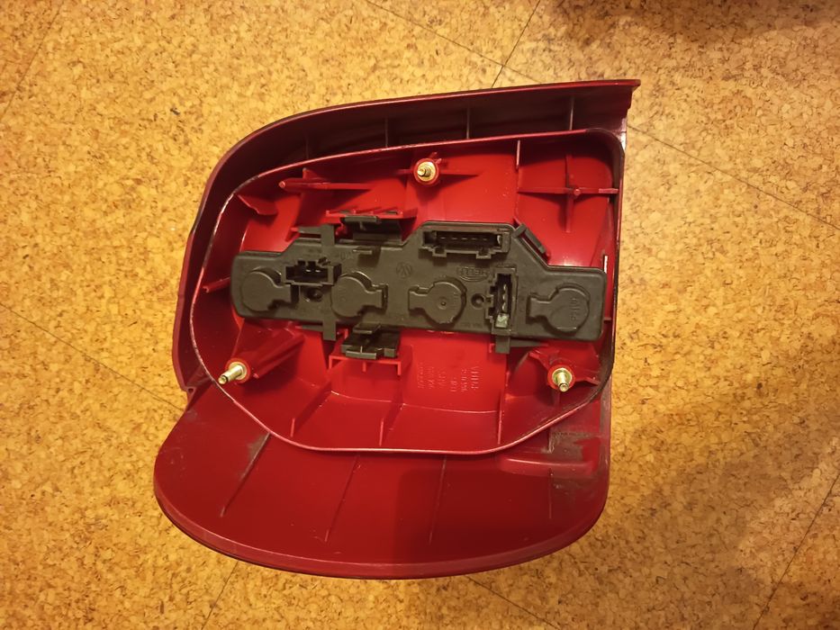 Faróis traseiros polo