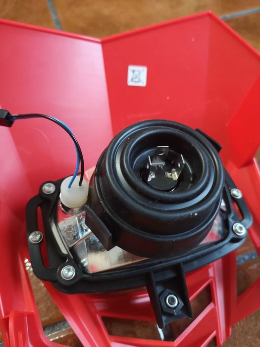 Novo. Farol Polisport LMX.