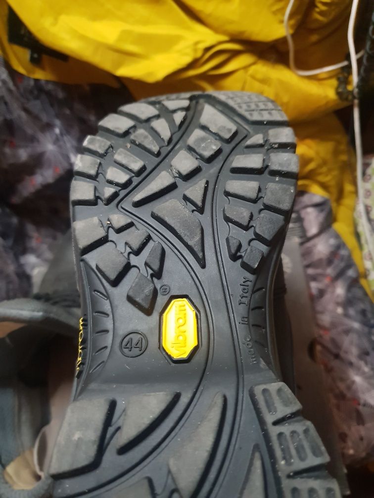 Ботинки grisport 44-45 размер оригинал в носке удобны