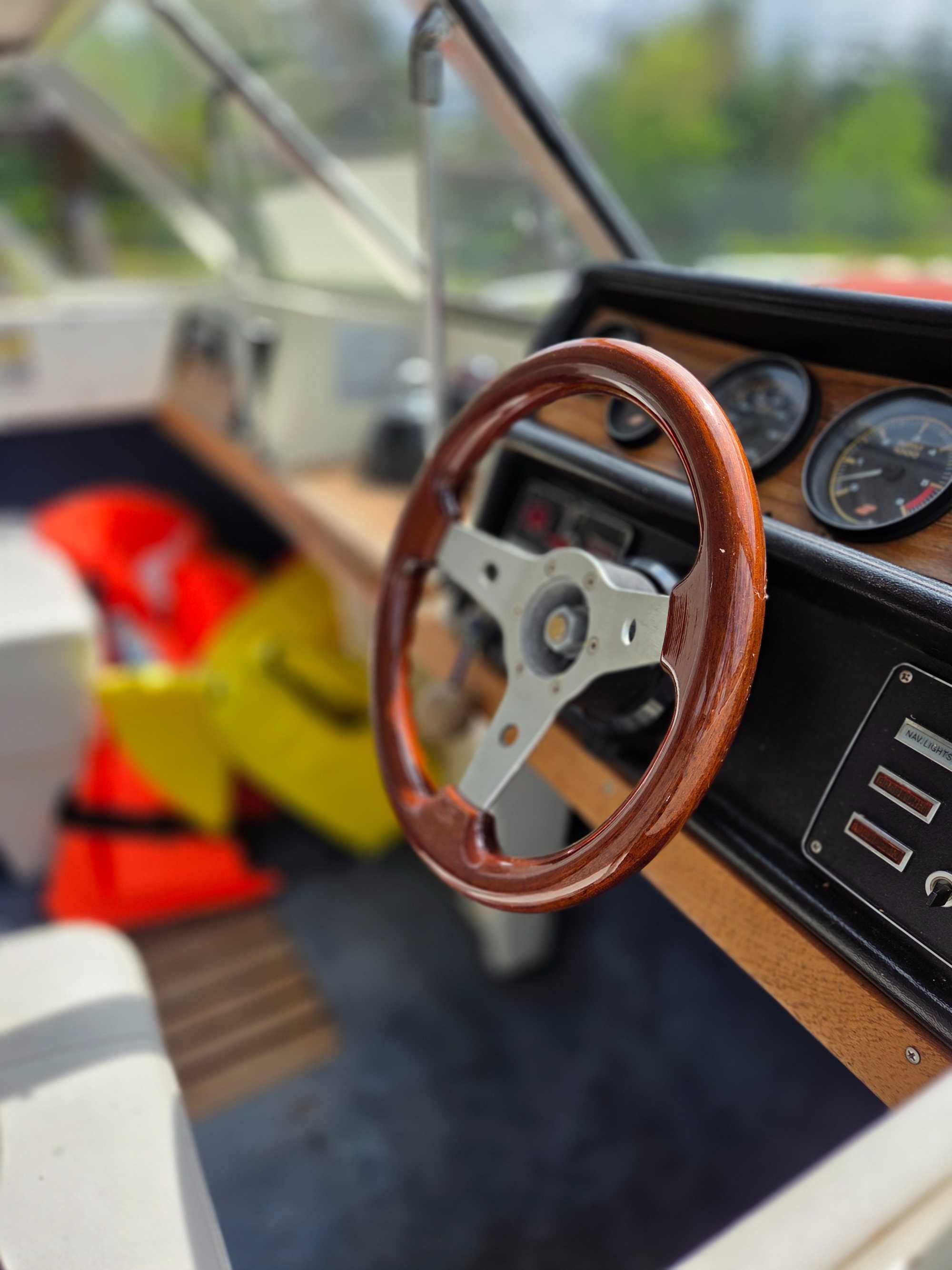 Motorówka Starcraft Marine WV-171  mercruiser 3.0 140 hp