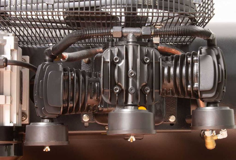 Kompresor Sprężarka trzy Tłokowa 200L 3kW 10bar Powystawowy