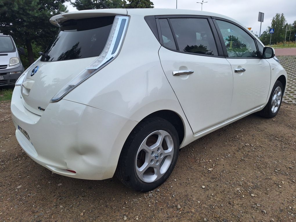 Nissan Leaf Acenta / pompa ciepła/ kamera / SOH 72% / zasięg 100km
