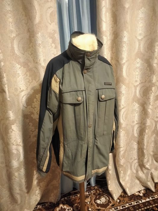 Мужскую куртка. Размер L.