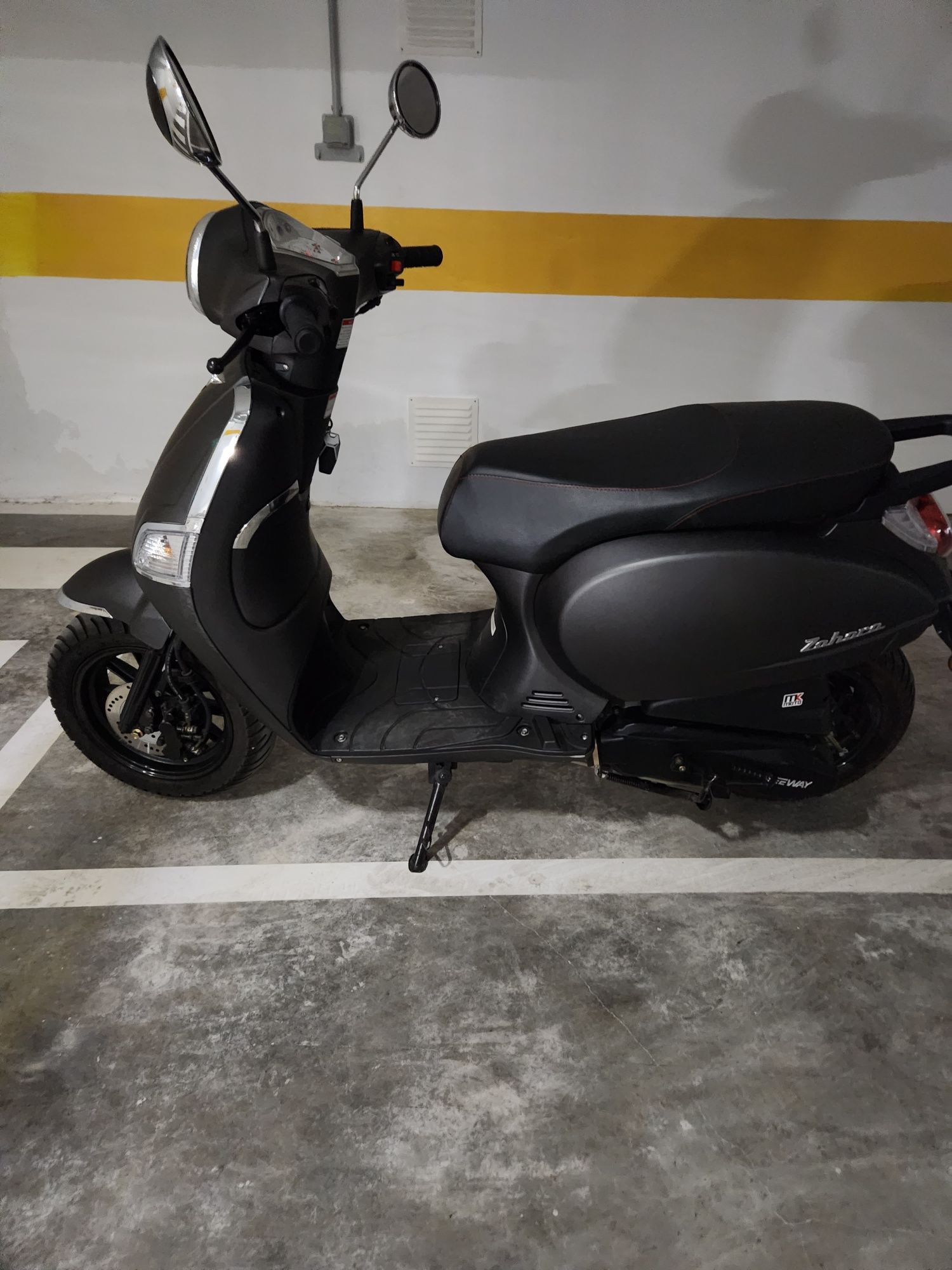 Scooter Keeway motor 125 só 1.000 km ano 2023 Aceito retoma por carro