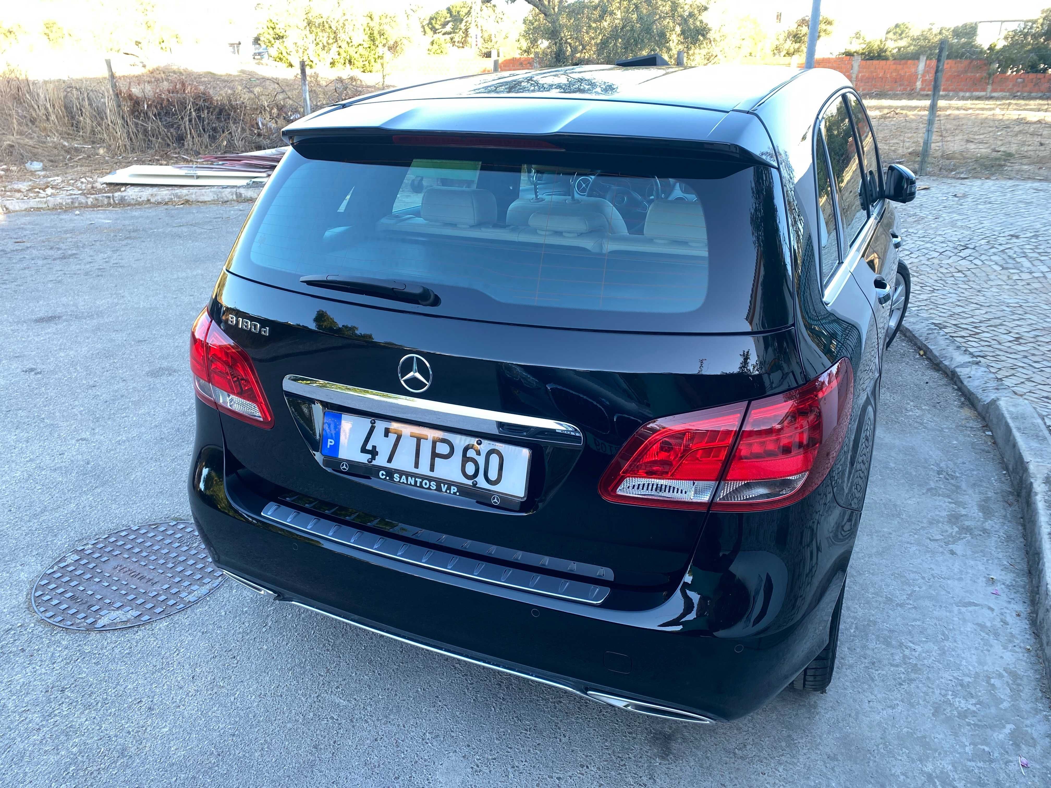 Mercedes B 180d, com 13.230Km