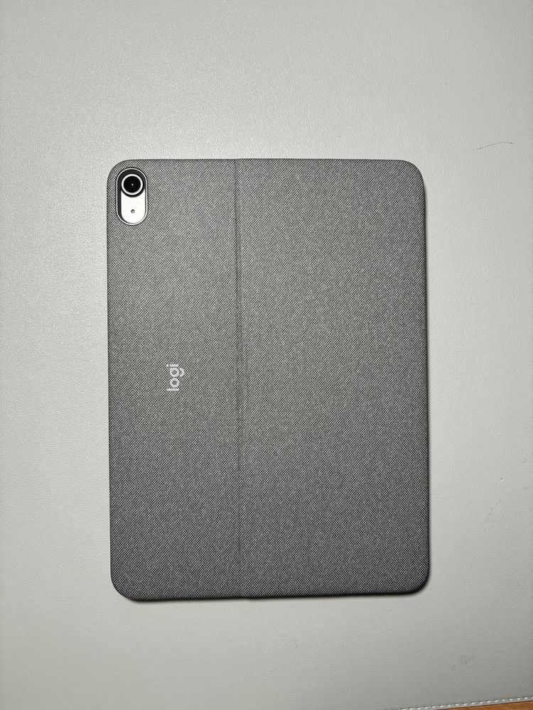 Logitech Combo Touch для Ipad Air 4/5